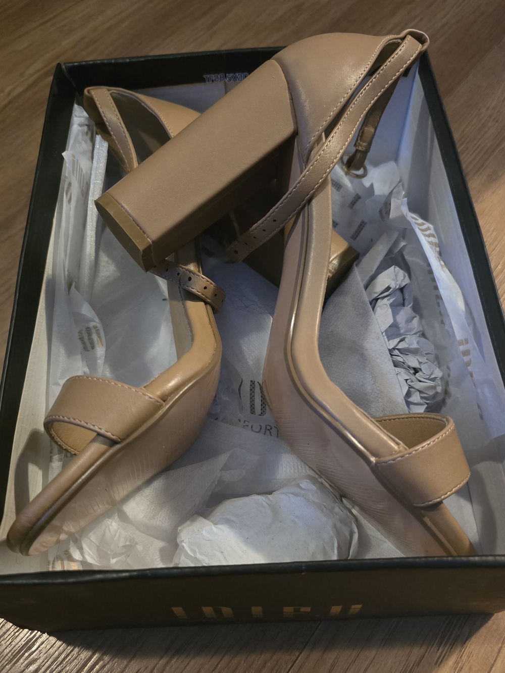 Women’s Nude Block Heel Sandals - Classic Ankle Strap